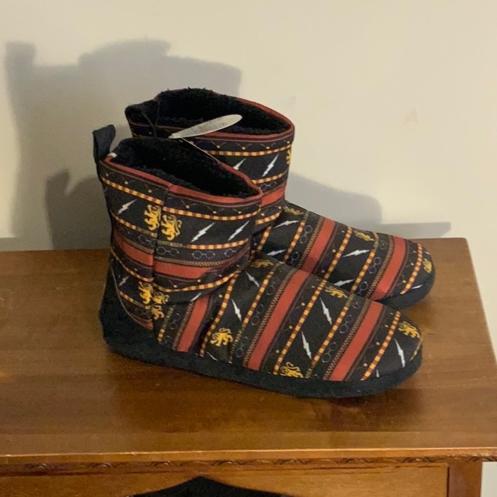 NWT Harry Potter Gryffindor Slipper Boots Medium